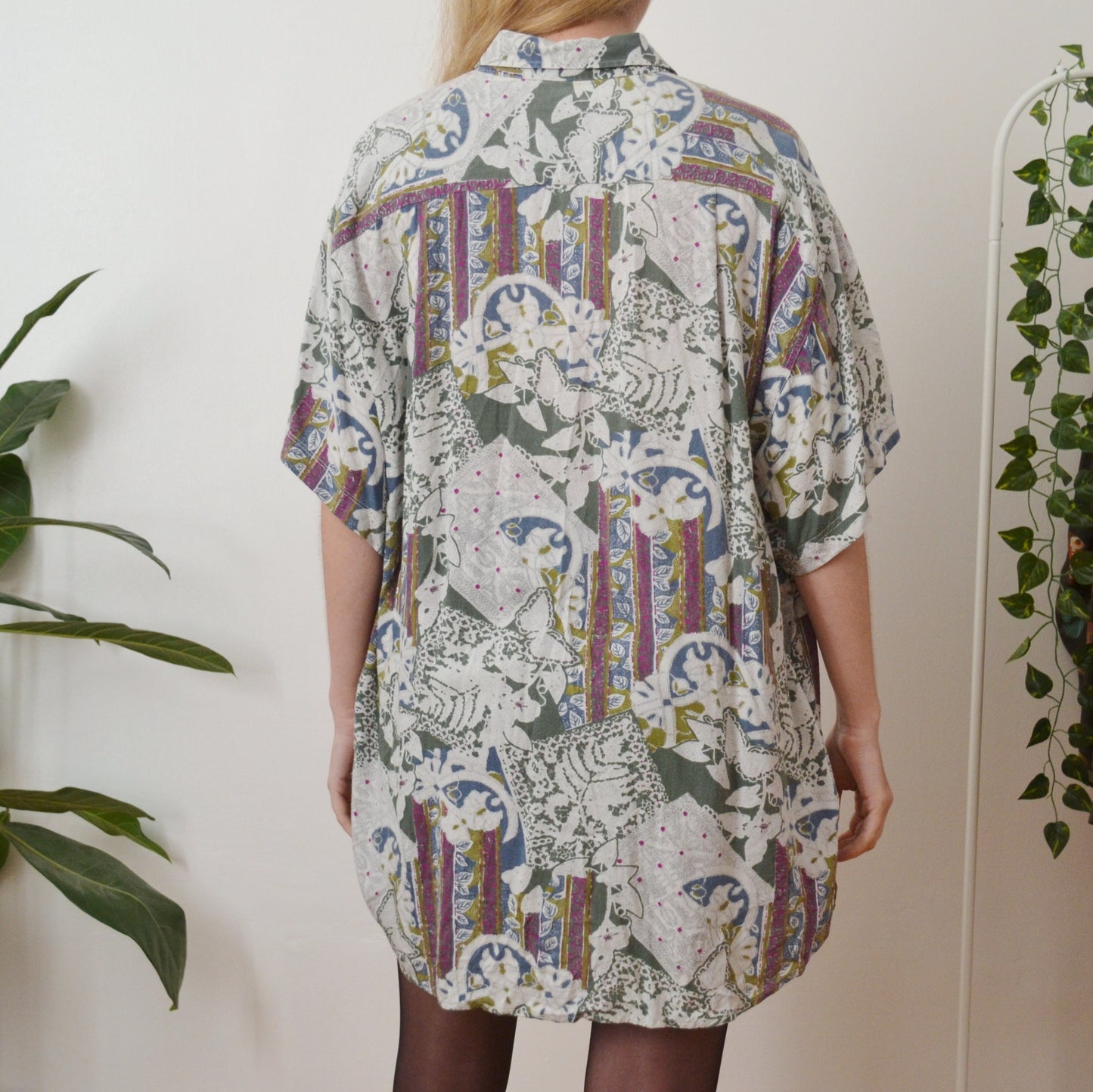 Abstract shirt XL