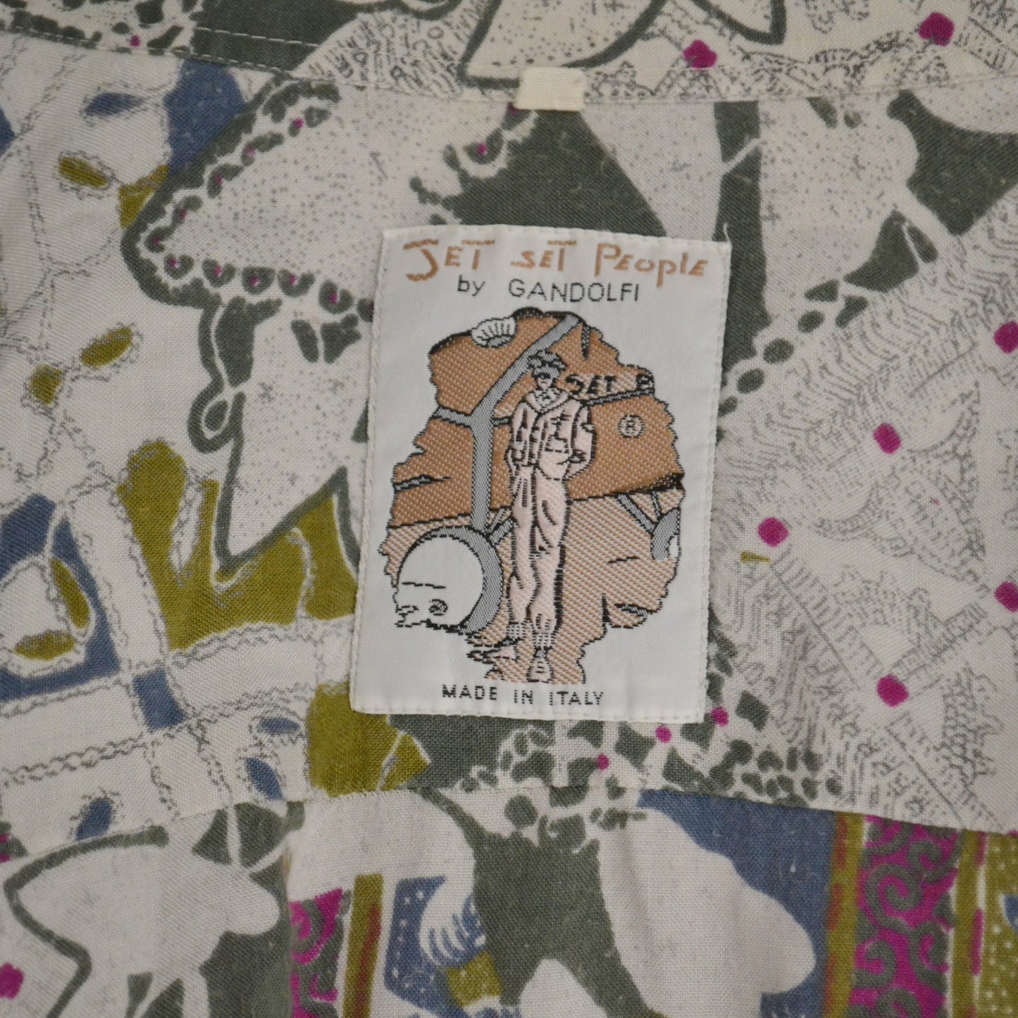 Abstract shirt XL