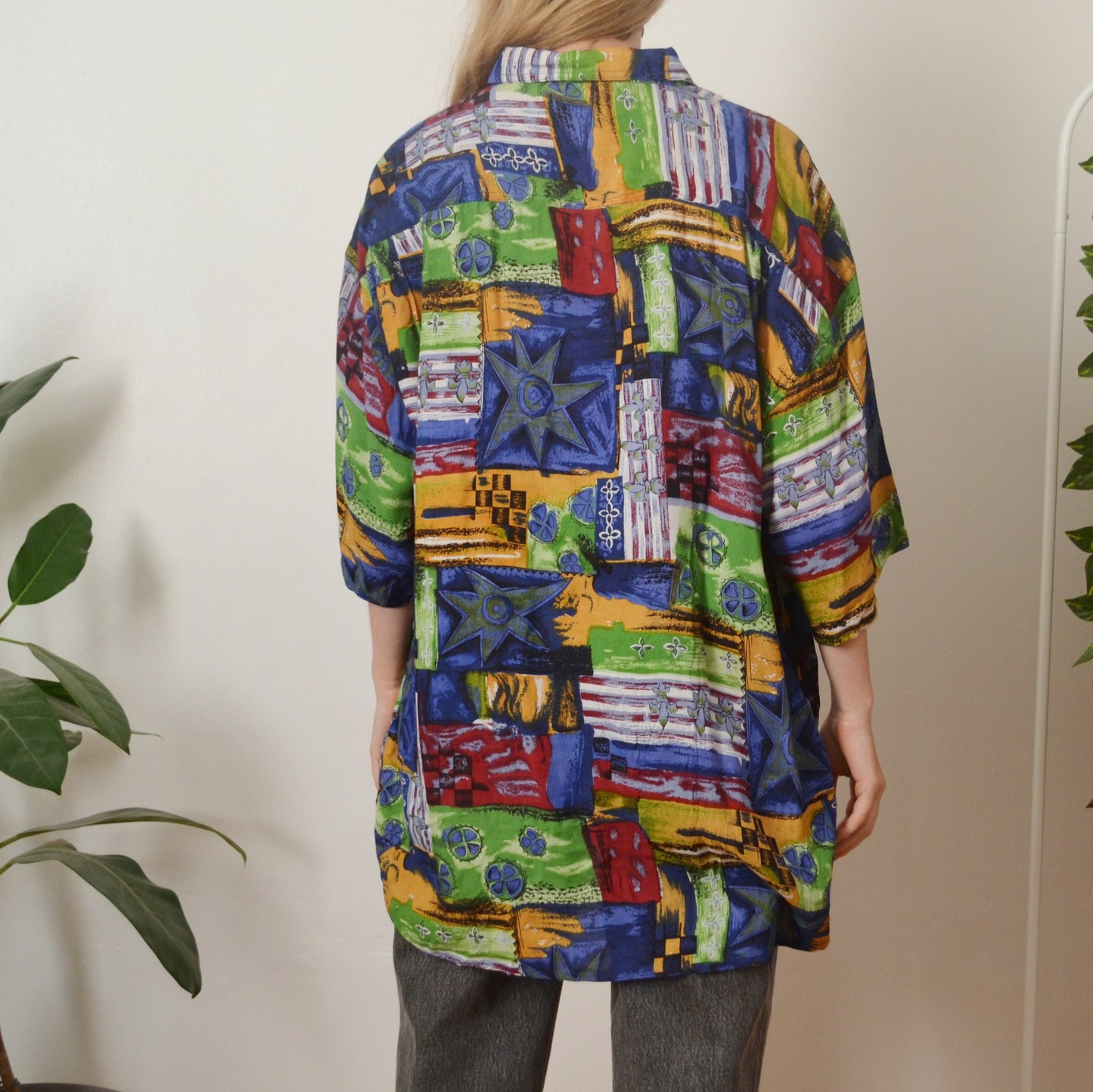 Abstract shirt XL