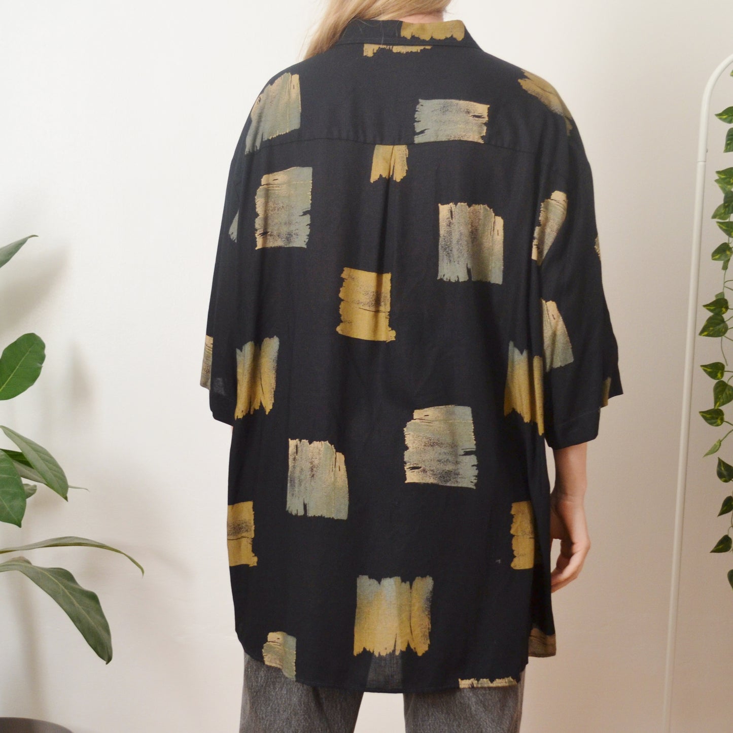 Abstract shirt 2XL