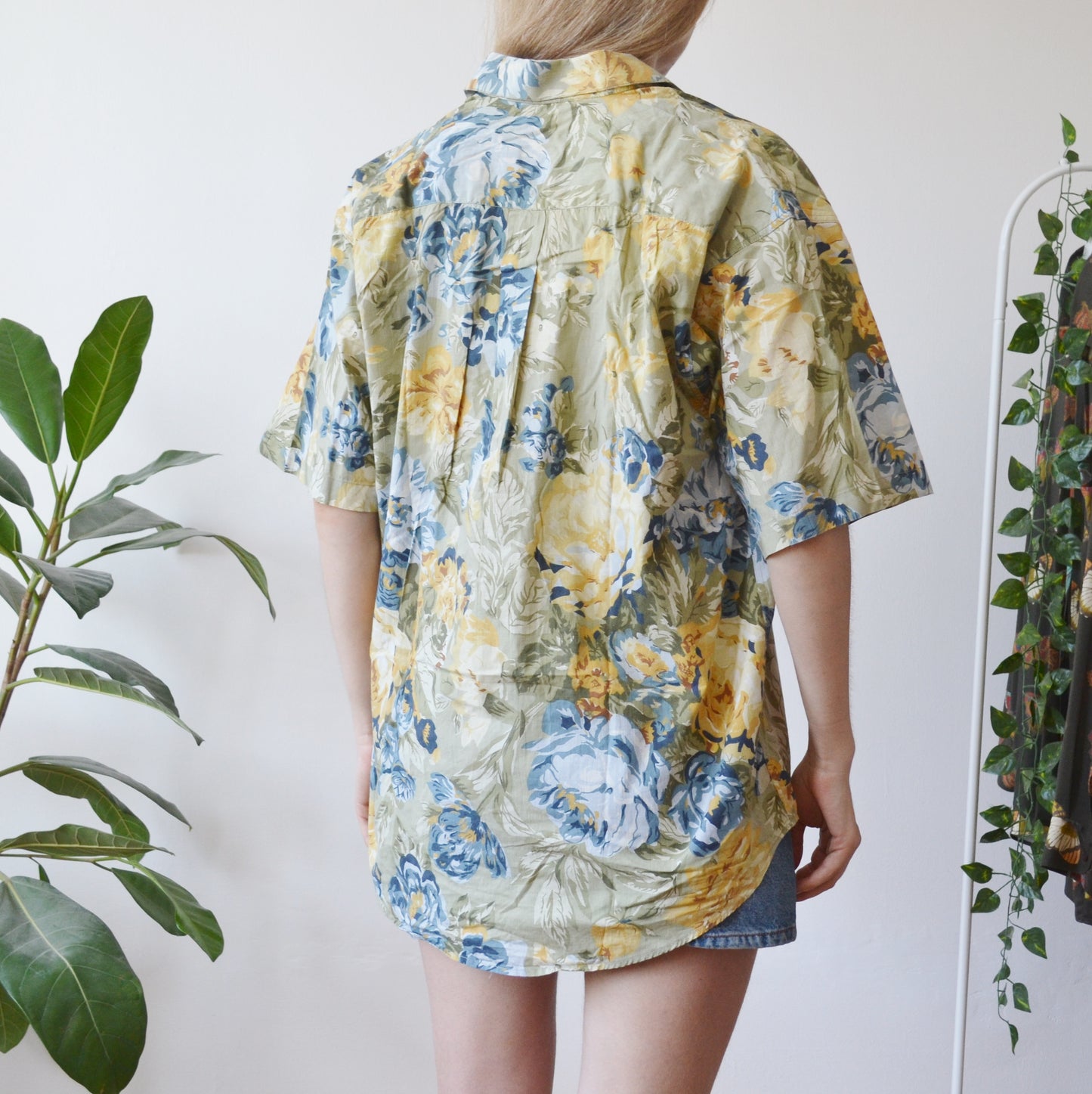 Floral shirt L
