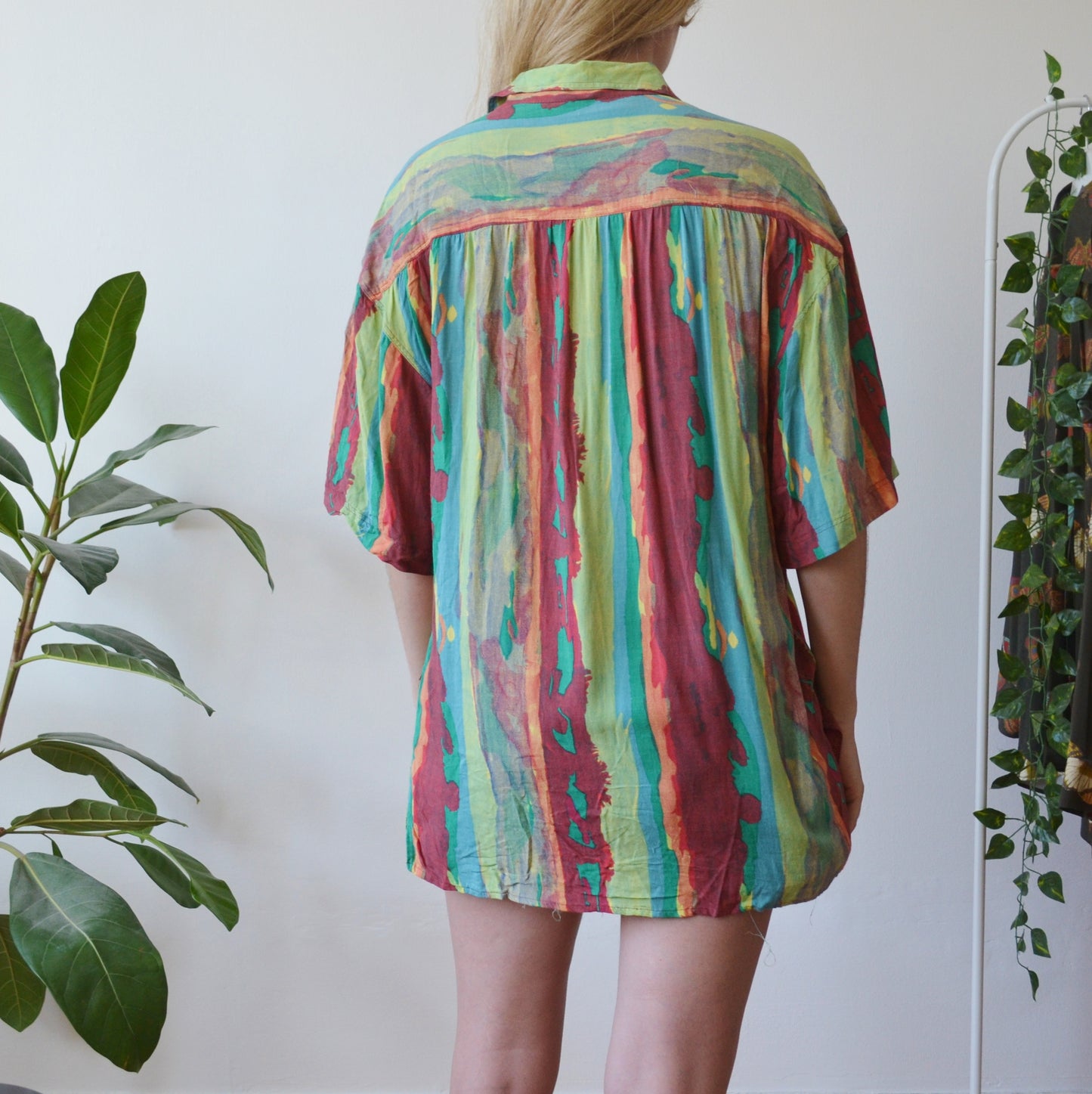 Colourful abstract shirt M