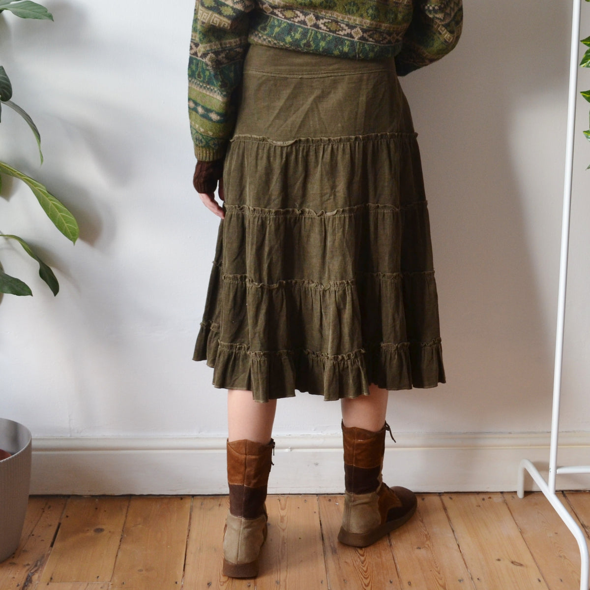 Vintage Khaki Midi Skirt XL