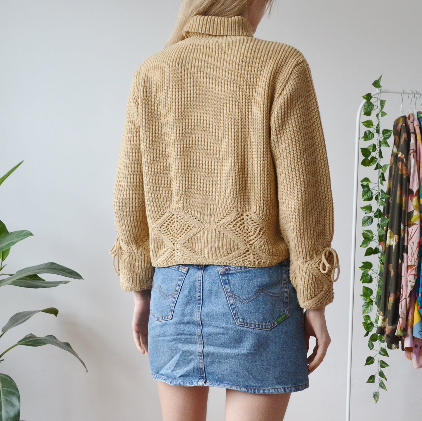 Beige jumper S