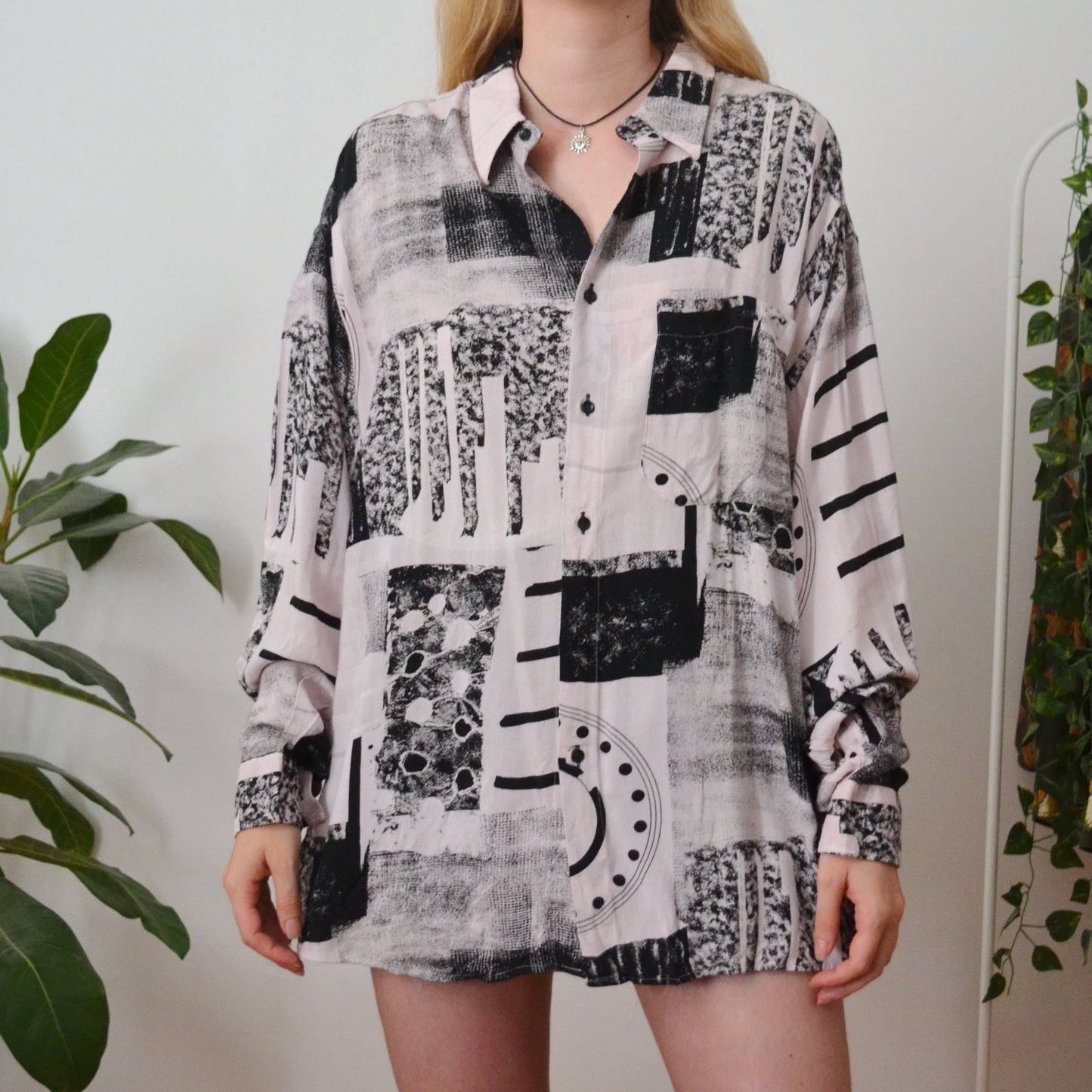 Abstract shirt XL