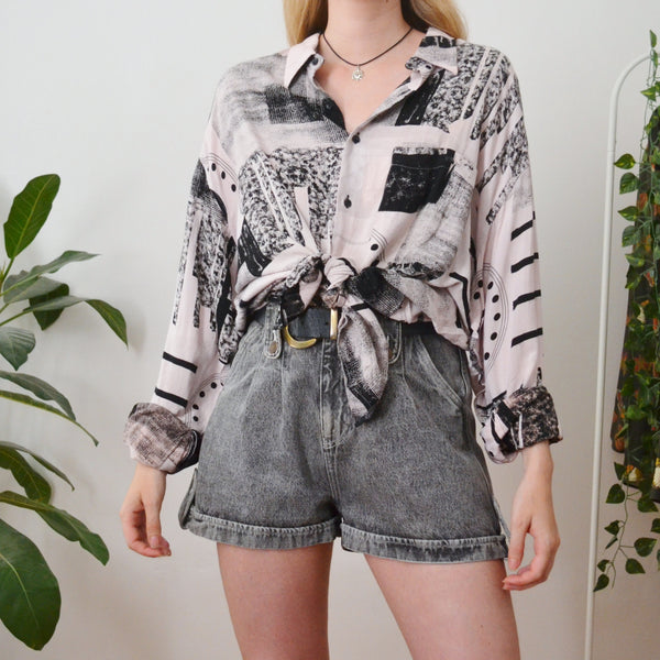 Abstract shirt XL