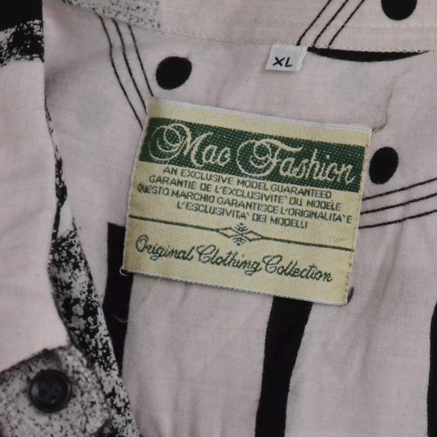 Abstract shirt XL
