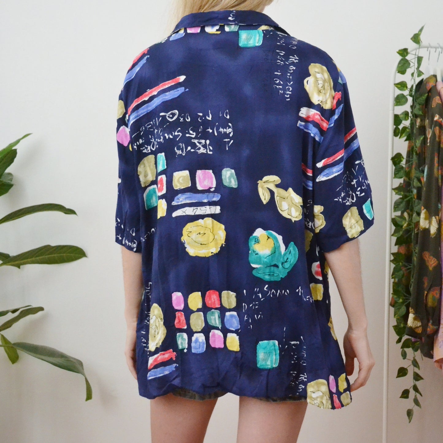 Abstract shirt L