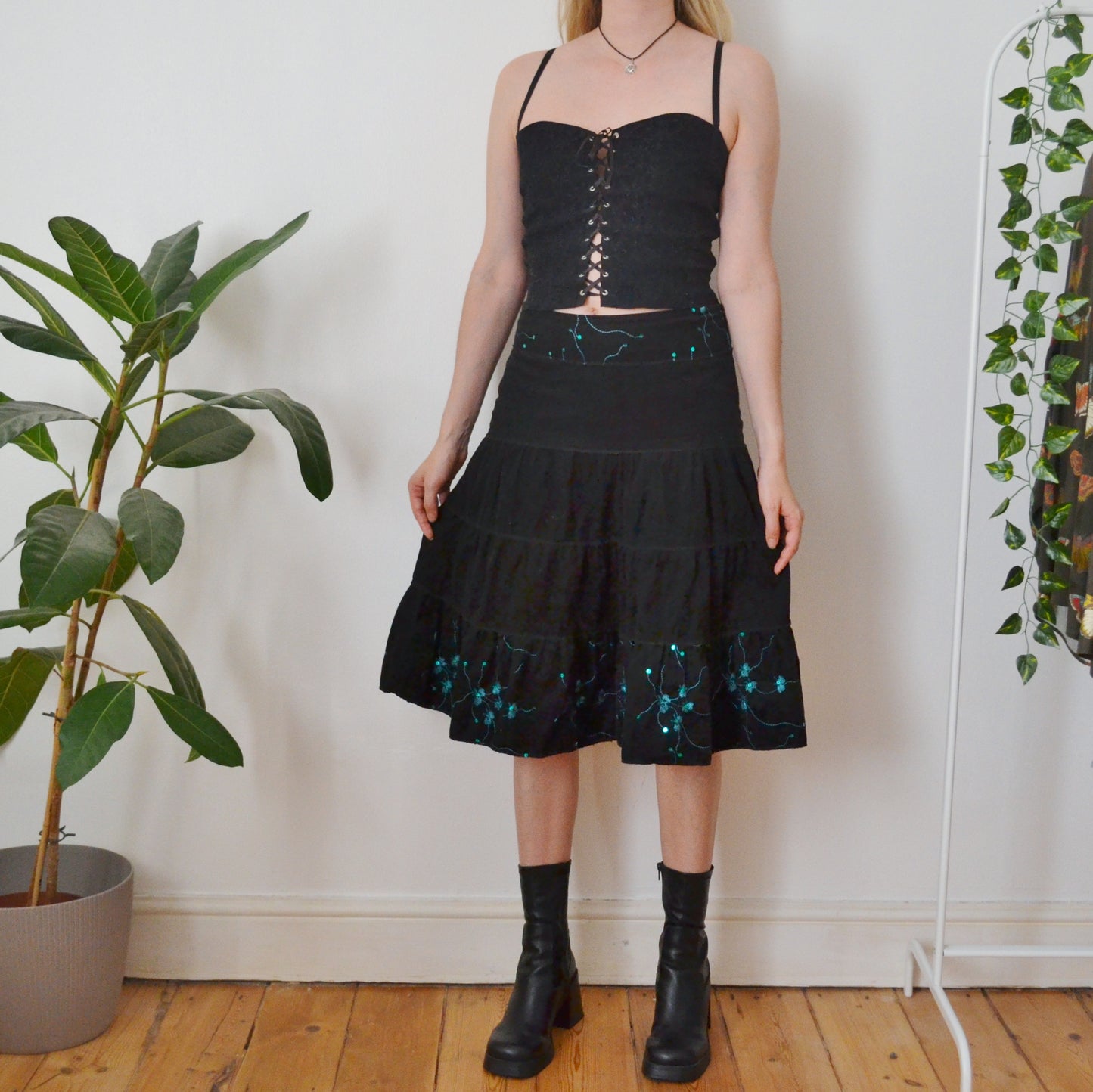 Vintage Black Embroidered Skirt M
