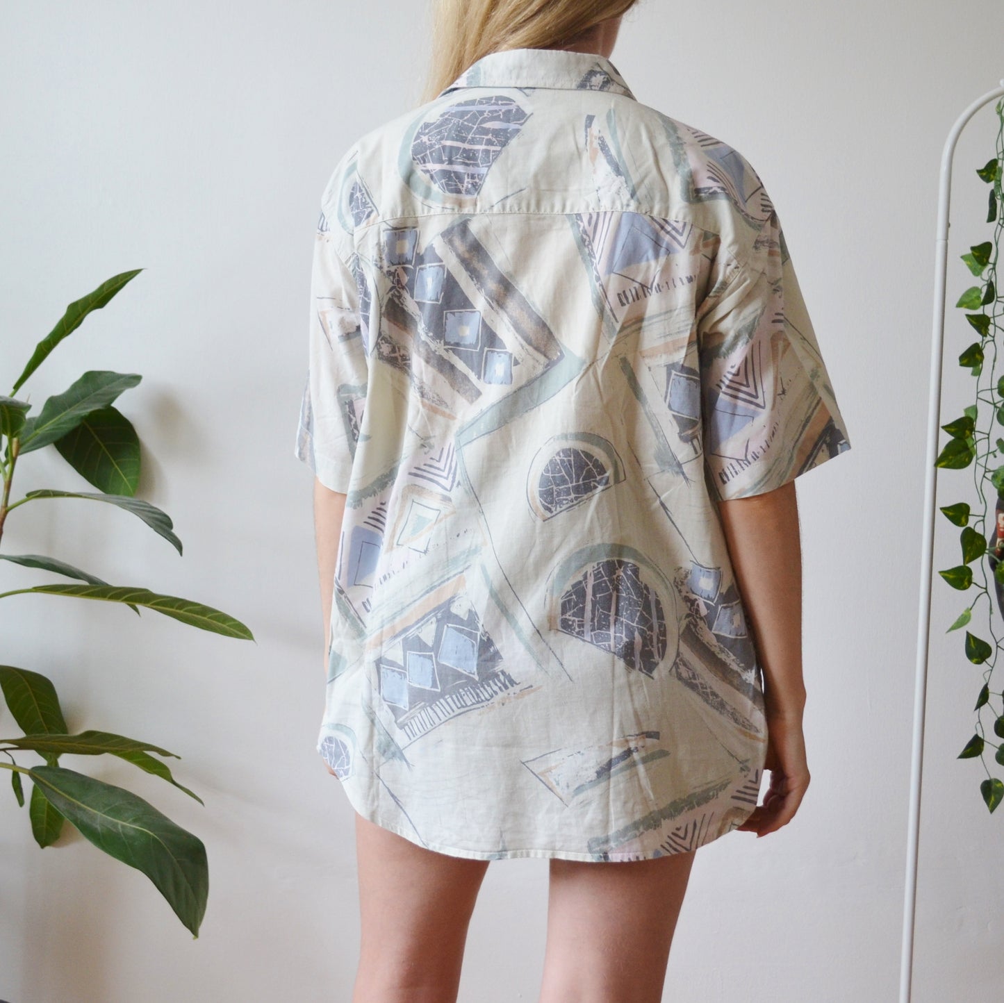 Abstract shirt XL