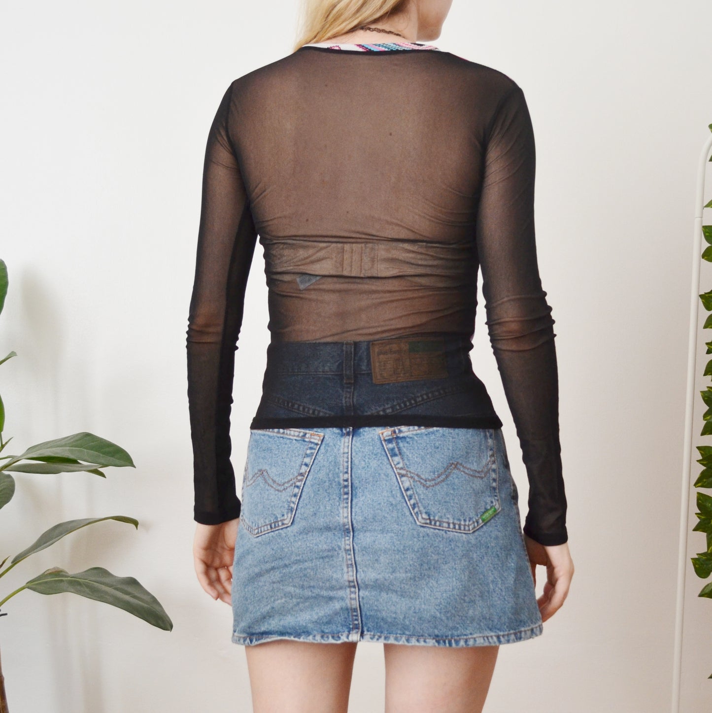Abstract mesh top