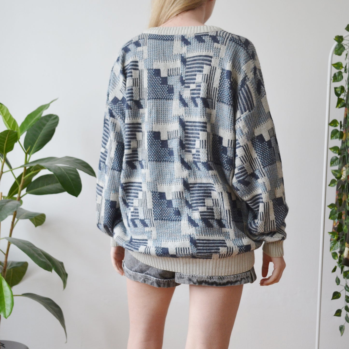 V neck jumper XL