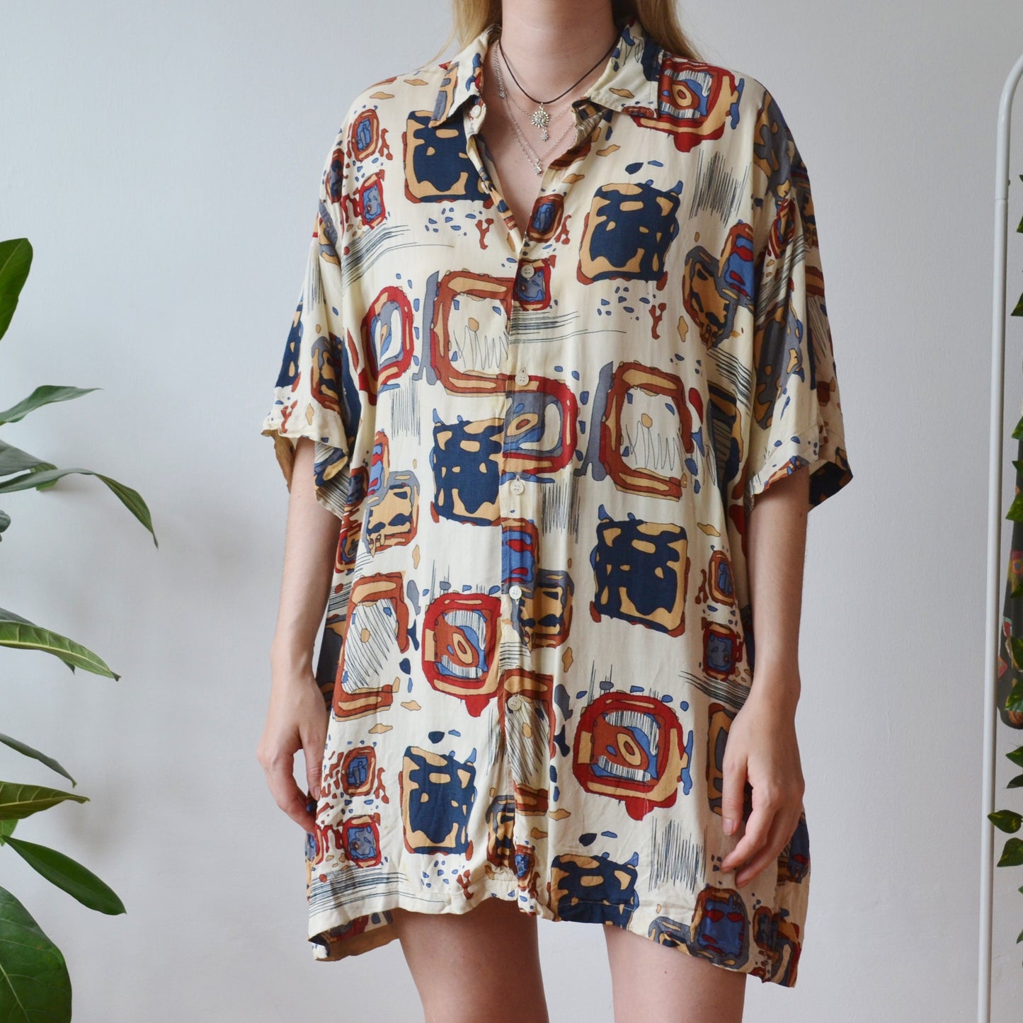 Abstract shirt XXL
