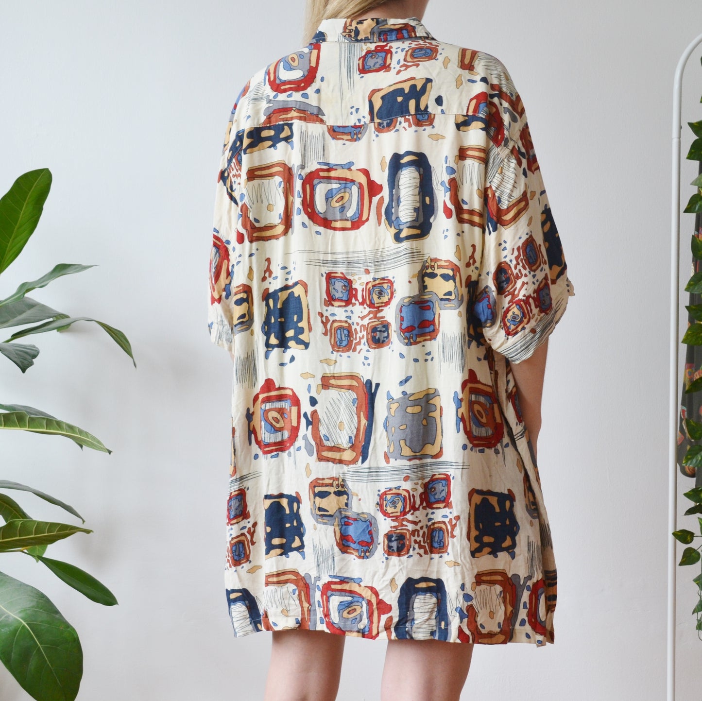 Abstract shirt XXL