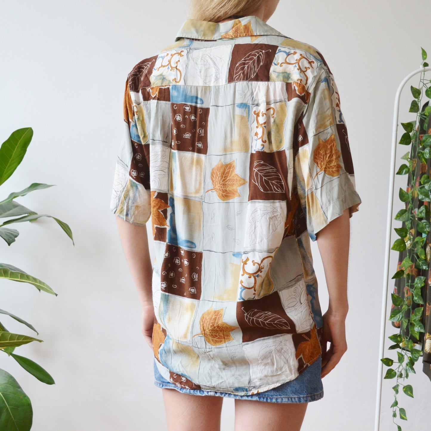 Abstract leaf shirt S