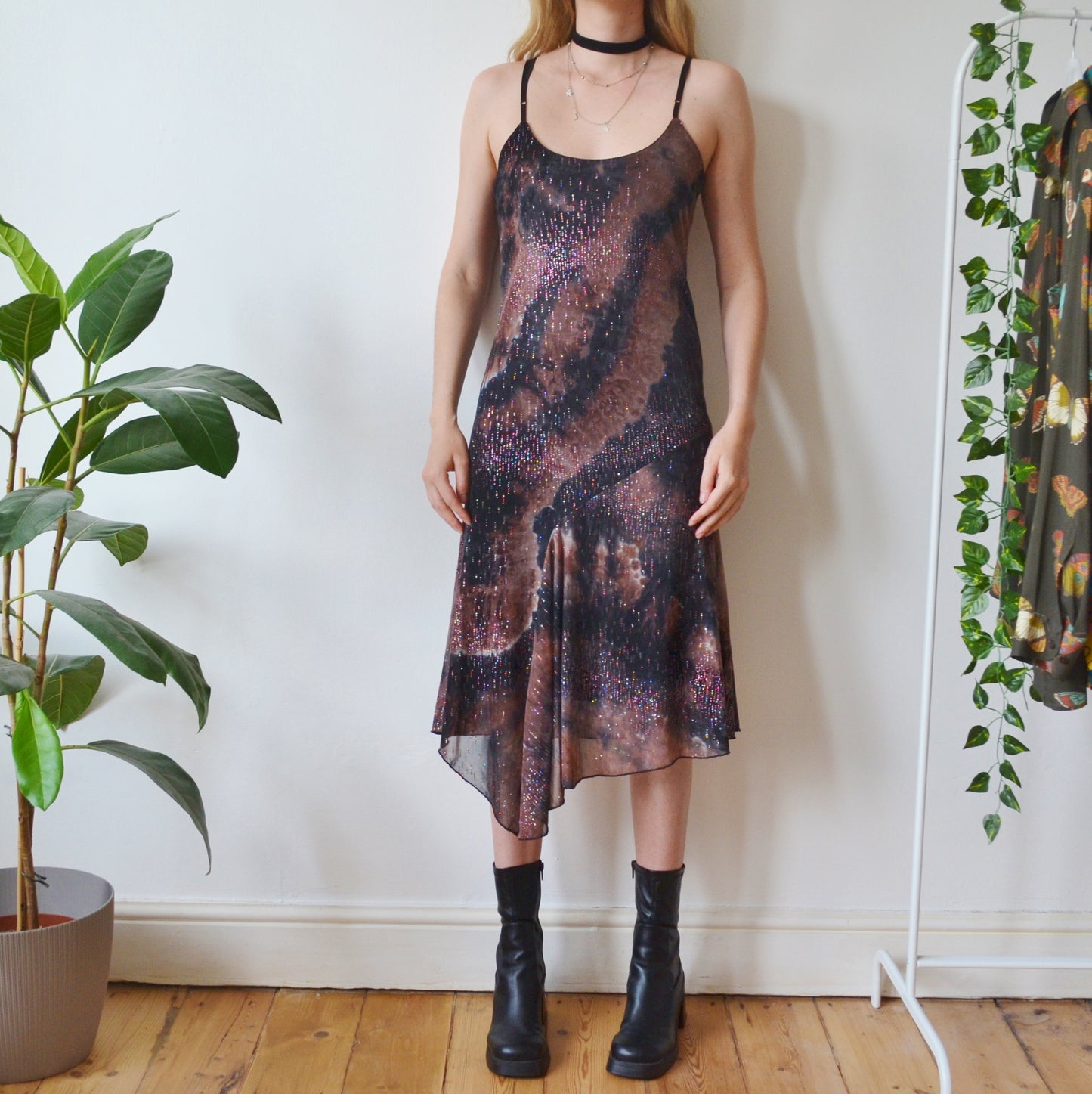 Embellished dress M