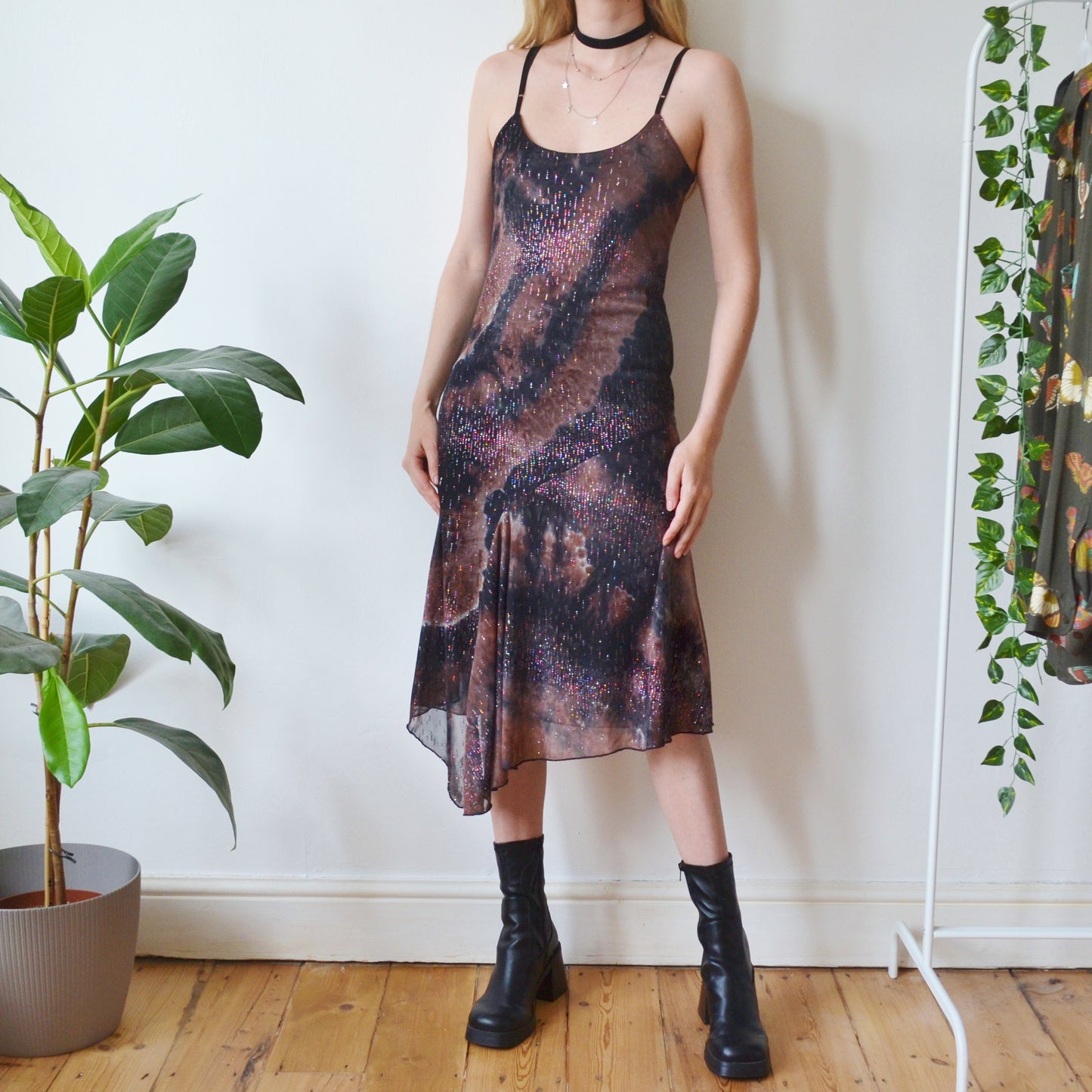 Embellished dress M