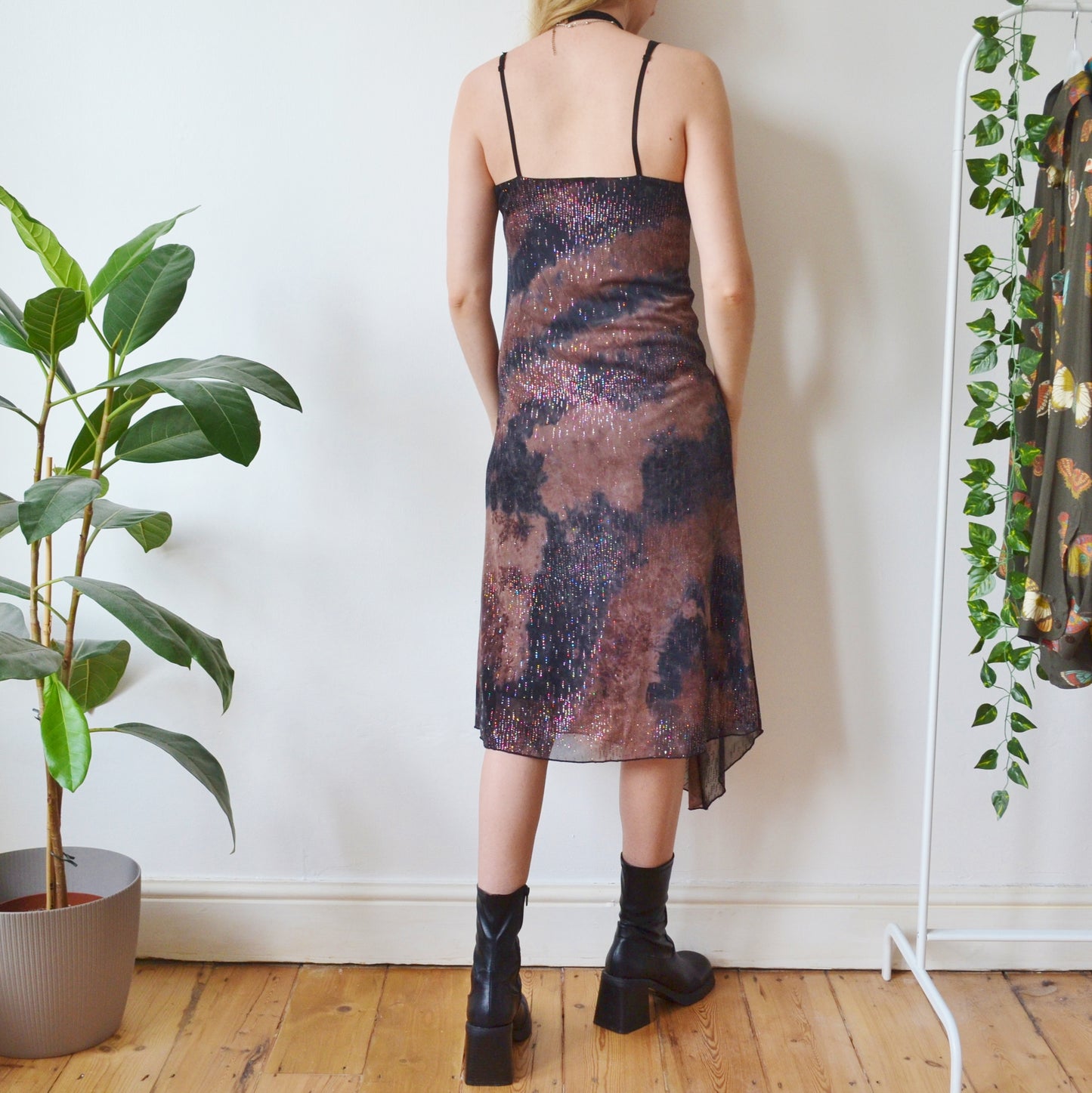 Embellished dress M