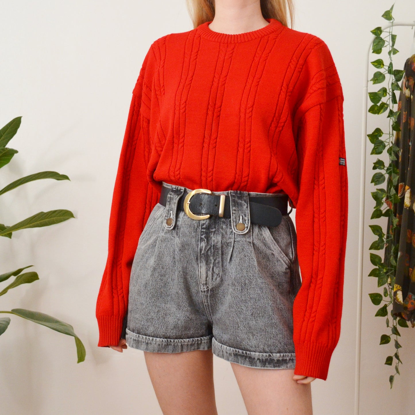 Red jumper L