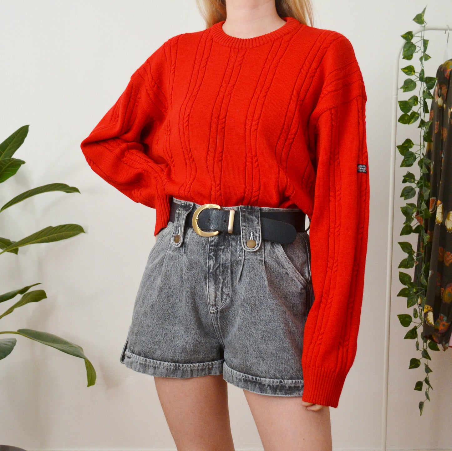 Red jumper L