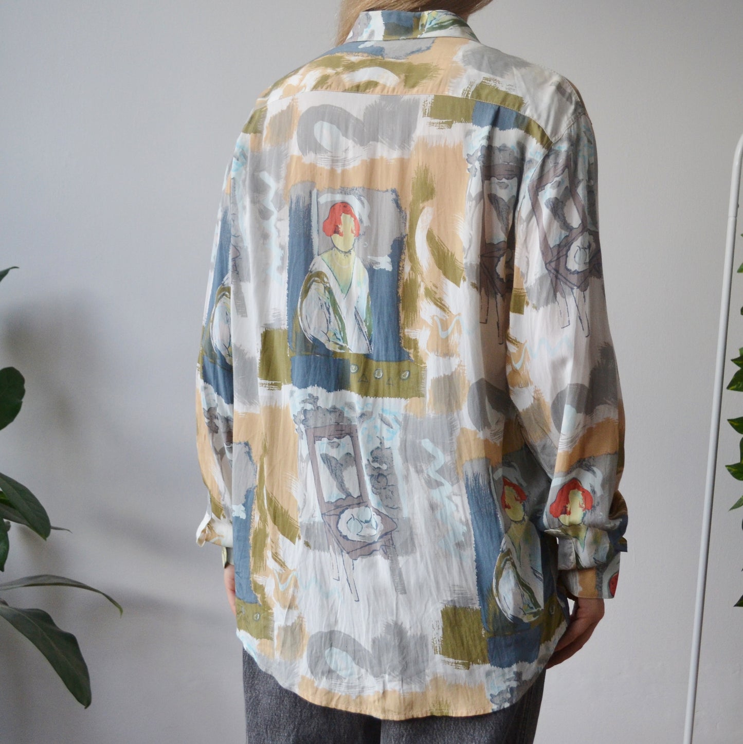 Abstract shirt M